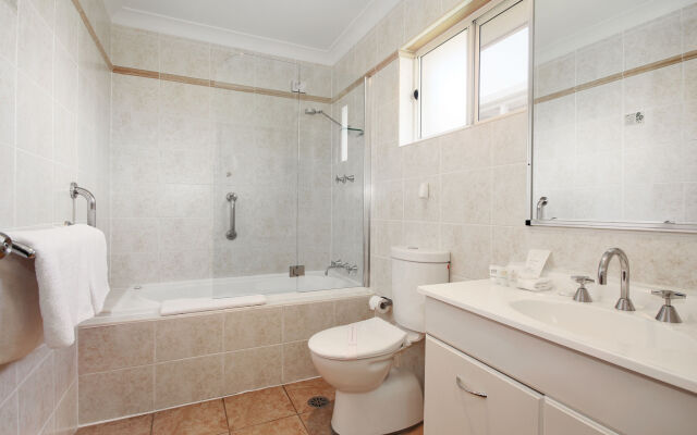 Edward Parry Motel & Apartments