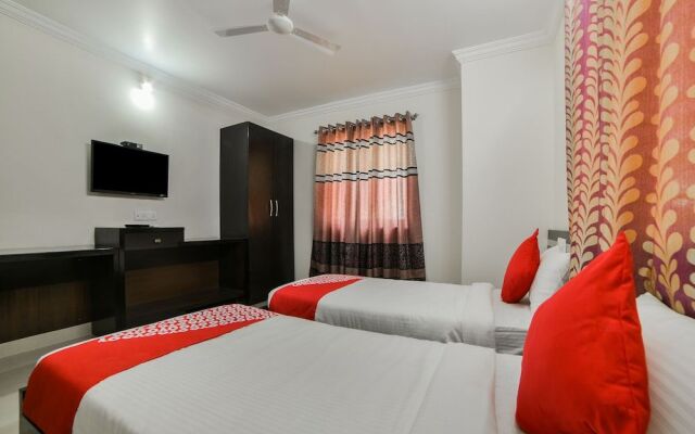 OYO 23589 Crown Palace
