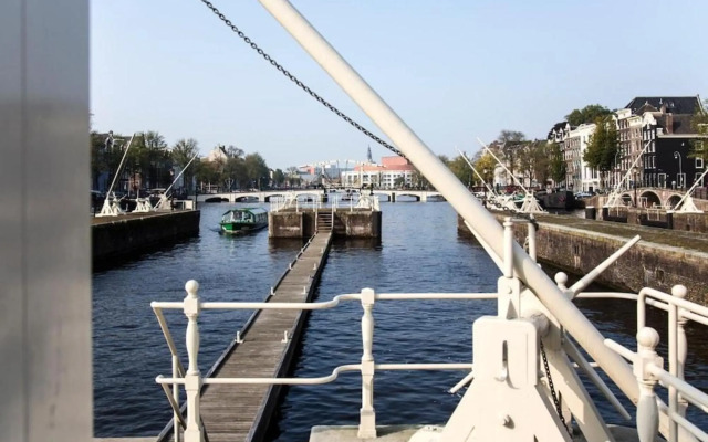 SWEETS - Amstelschutsluis
