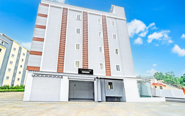 Super Townhouse Oak Kompally