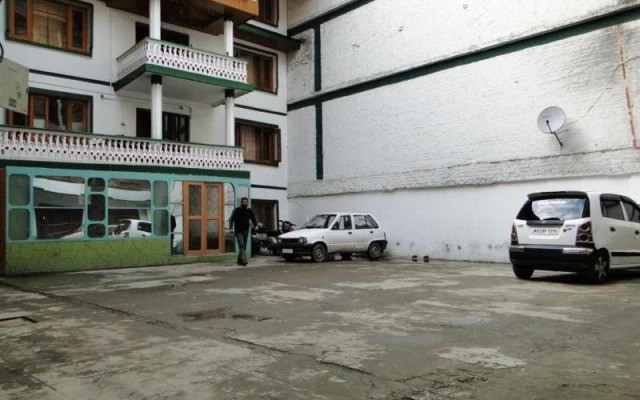 Aar Kay Hotel