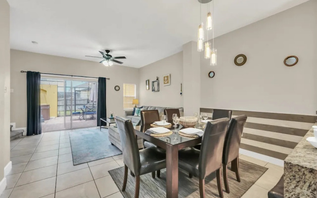 Family Oasis, Cozy Retreat With Bunk Room