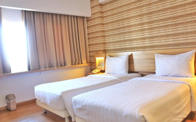 Whiz Prime Hotel Basuki Rahmat Malang