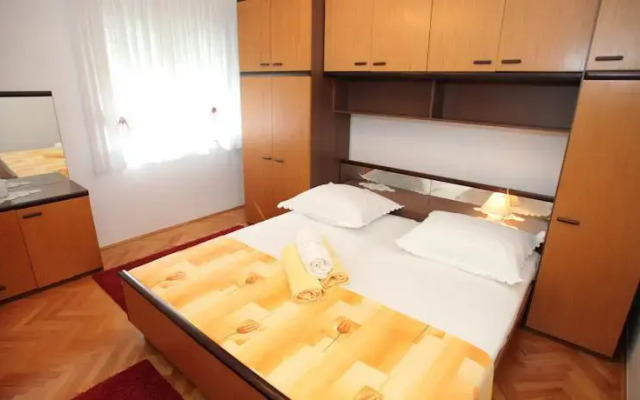 Apartment Tinel