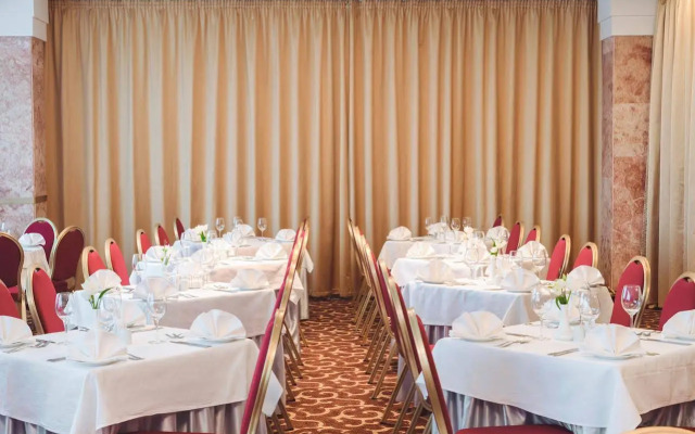 Premier Hotel Rus