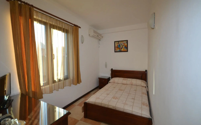 Hotel More