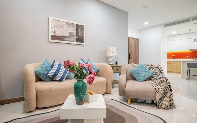 Luxury Sunwah Apartment near Landmark 81 - City View