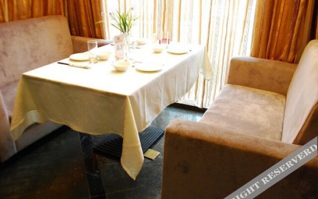 Yueju Hotel (Wuhan Xudong Friendship Avenue, Pin MAO Shop)