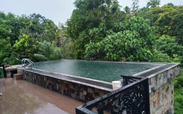 Calm luxury villa with Pool