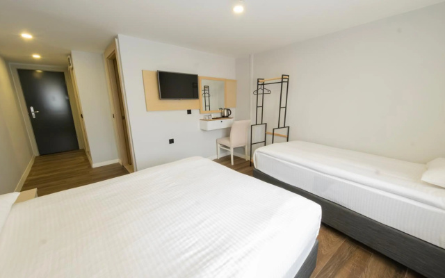 Legend Tulip Hotel - Image 5