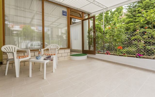 Comfortable Modern Studio With Shaded Patio