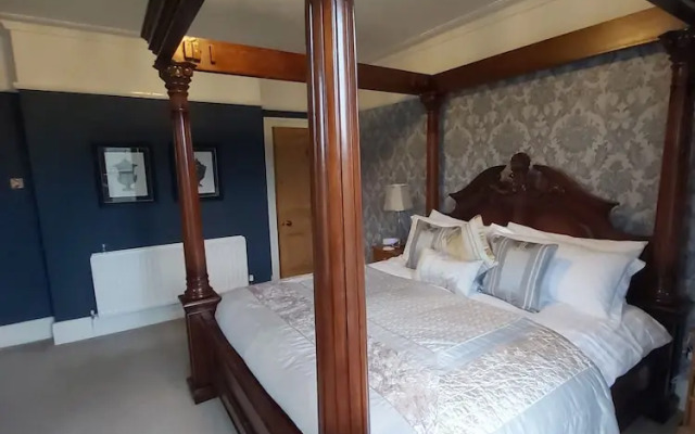 Llys Aeron Guest House