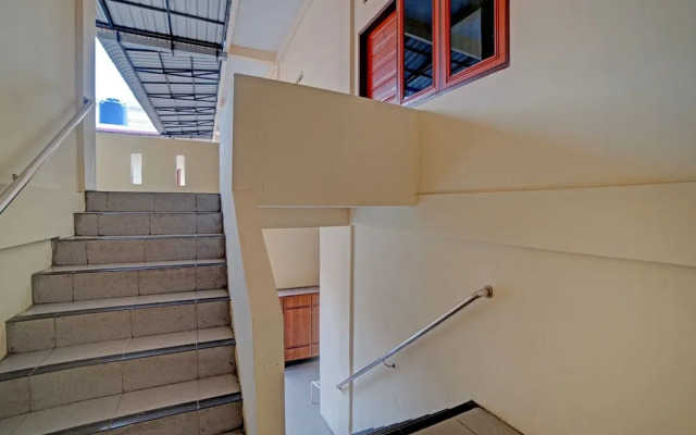 OYO 90503 Madina Residence Syariah
