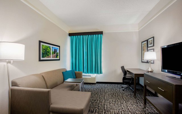 La Quinta Inn & Suites by Wyndham Mission at West McAllen