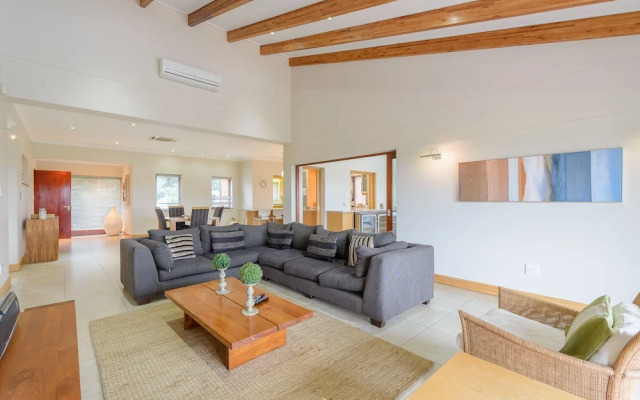 San Lameer Villa Rentals 14407