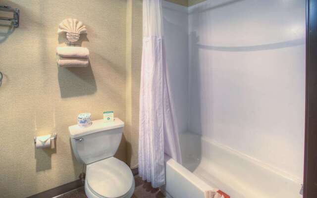 Quinault Sweet Grass Hotel