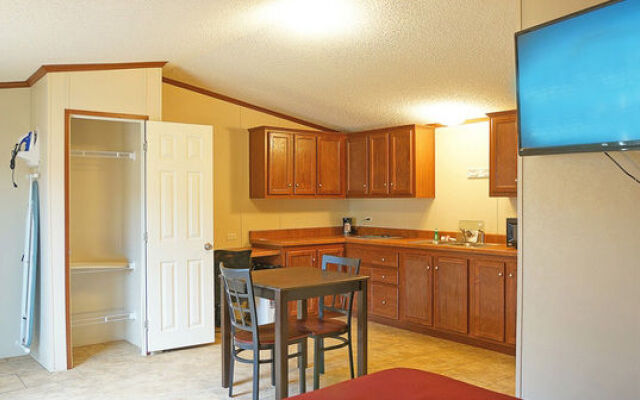 Eagle Inn & Suites