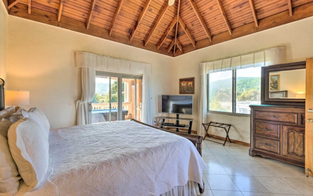 Oceanfront 'majestic Beach House' w/ Gym + Pool!