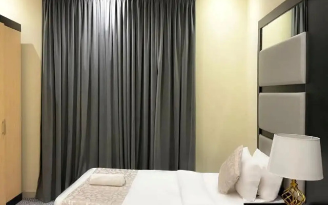Taj Al Hamra Hotel