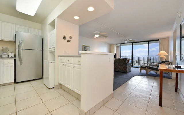 Valley Isle #808 2 Bedroom Condo by RedAwning