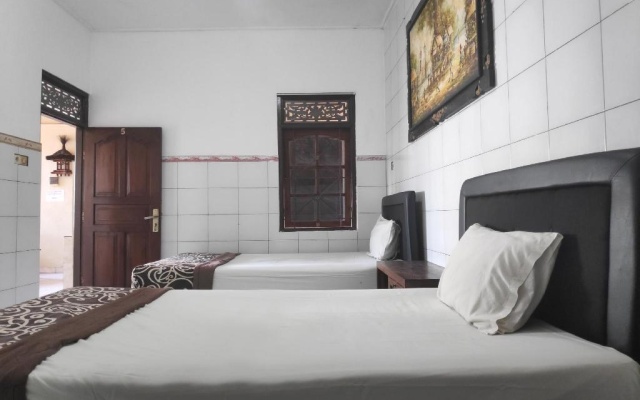 OYO 3694 Gong Corner Guest House 2 – Guest Rooms – Kuta
