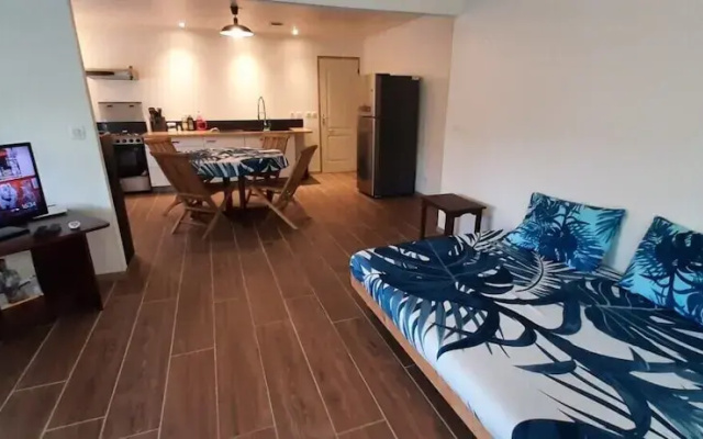 Moana Breeze Eco Lodge