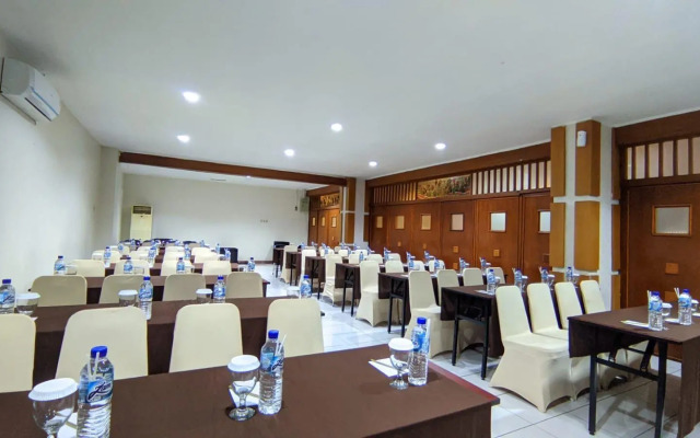Alexander Hotel  Tegal