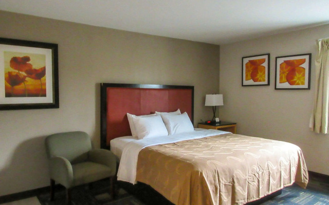 Quality Inn & Suites Evansville Downtown