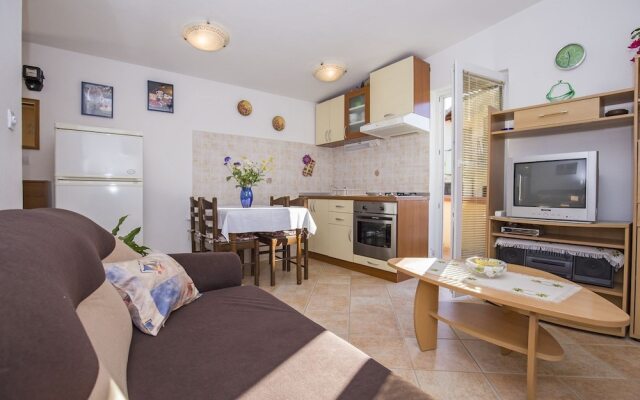 Apartment Emma Skatari