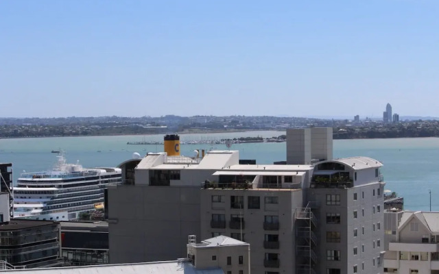 Seascape Apartment (Pullman 10D)