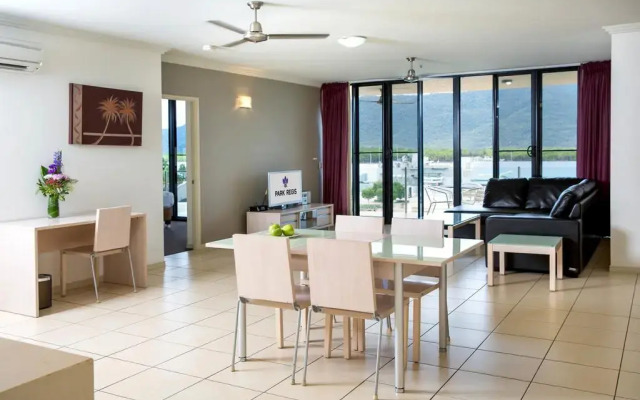 Piermonde Apartments - Cairns