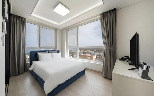 The Mark Sokcho Residence