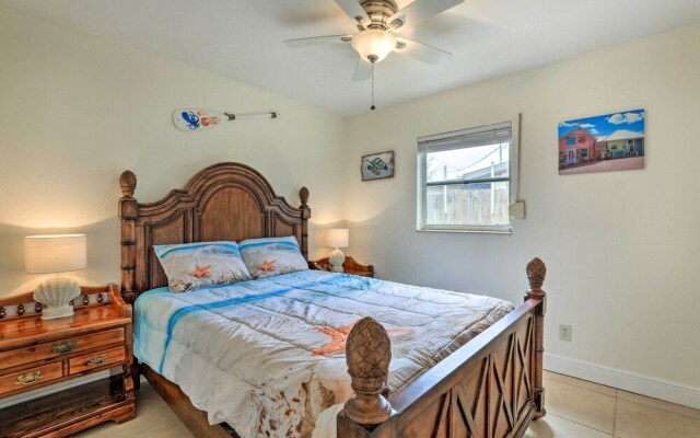 Bradenton Home w/ Beautiful Yard: 4 Mi to Downtown