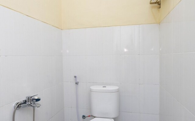 Griya Ria by OYO Rooms