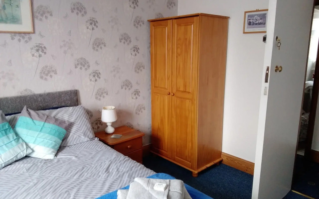 Whiteways Hotel