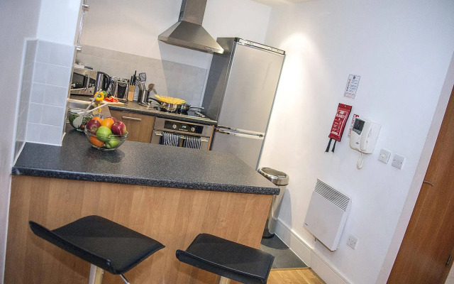 Base Serviced Apartments - Cumberland Street