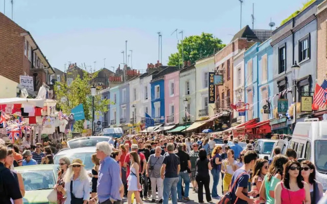 Notting Hill Mews House Sleeps 8