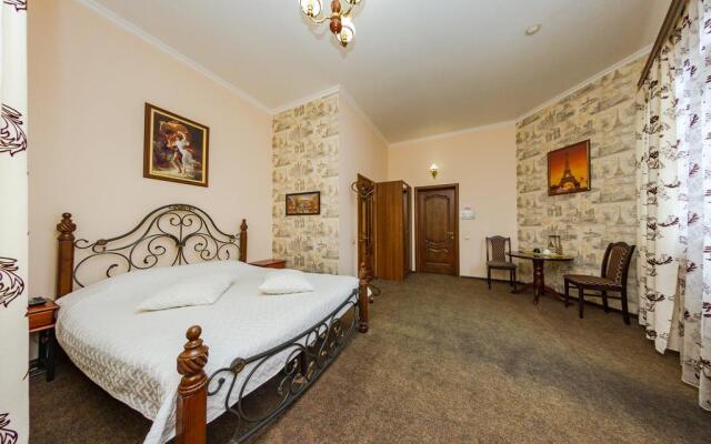 Маленький Париж