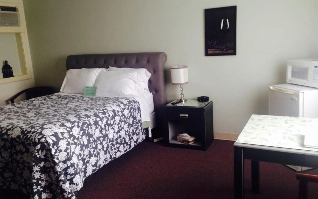 Skaneateles Inn on 20