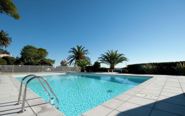 Beautiful Apartment in Bel Epoque Villa With Pool and Beach Access