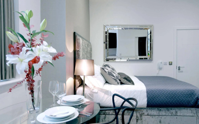 Valet Apartments Golden Square
