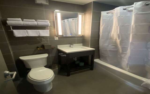 Best Western Plus City Line Hotel