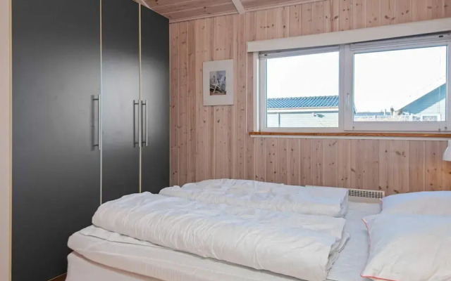 6 Person Holiday Home in Tarm