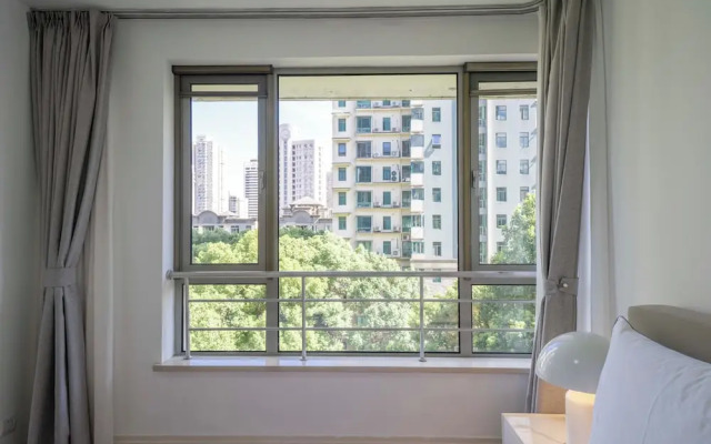 Tyms Stylish 1BR 1BA Apt Xujiahui Center