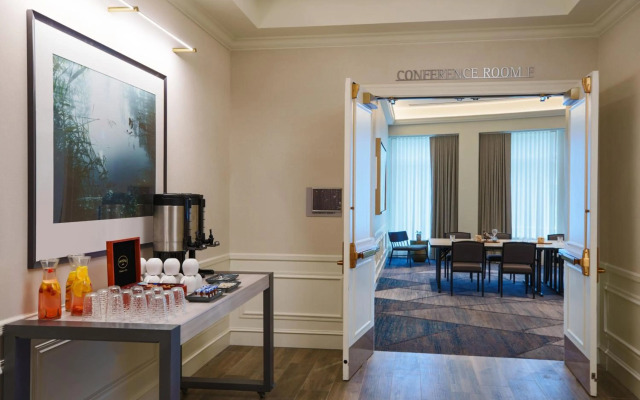 Renaissance Meadowlands Hotel