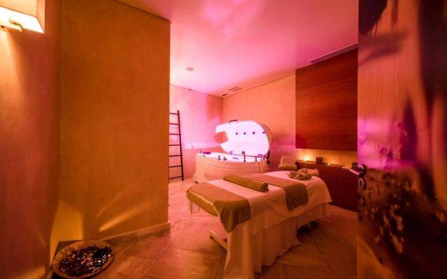 Sesimbra Oceanfront Hotel