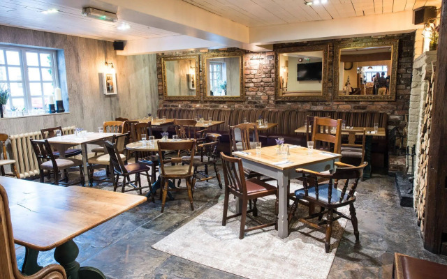 The Littleton Arms