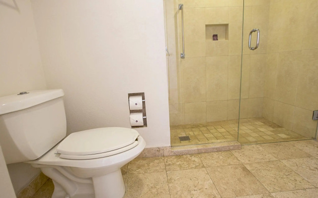 HS HOTSSON Hotel Acapulco