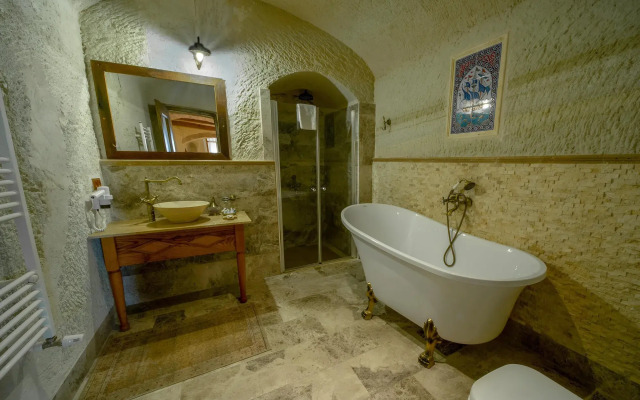 Seki Cave Suites