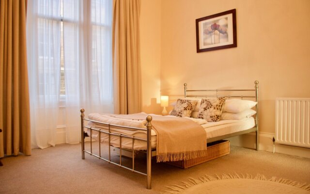 Charming 2 Bedroom Flat in Stockbridge